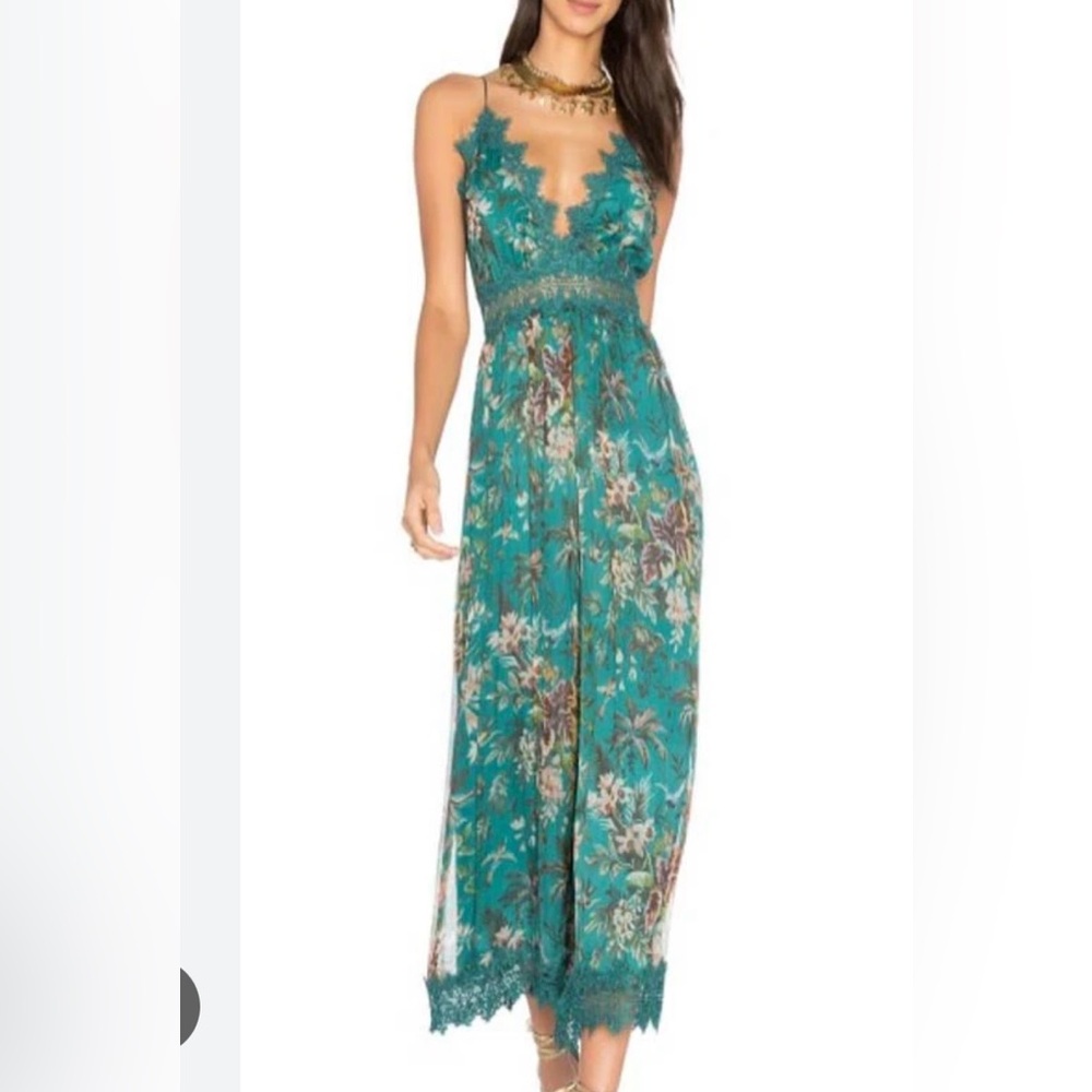 Worn once! Elegant and classic piece